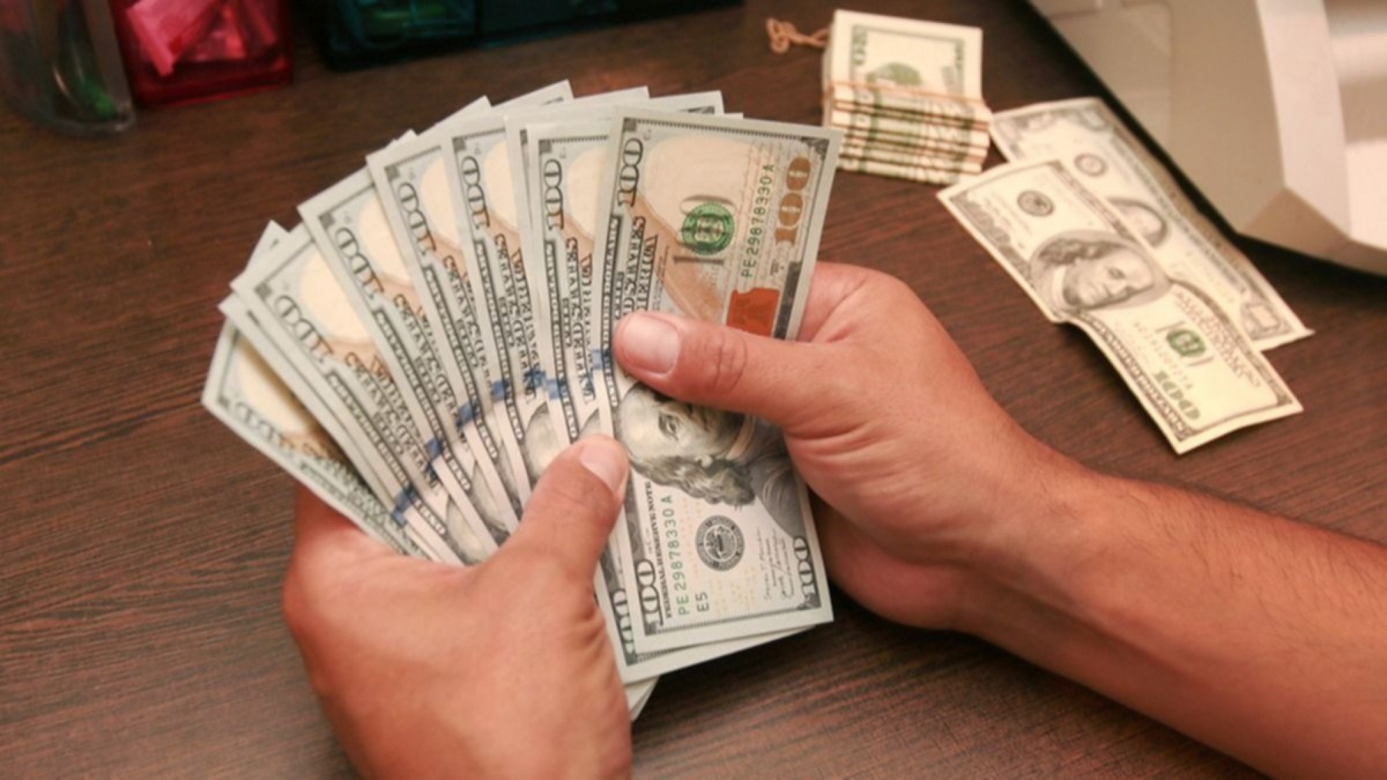 Otro récord: El dolar blue llegó a $221 en Mendoza